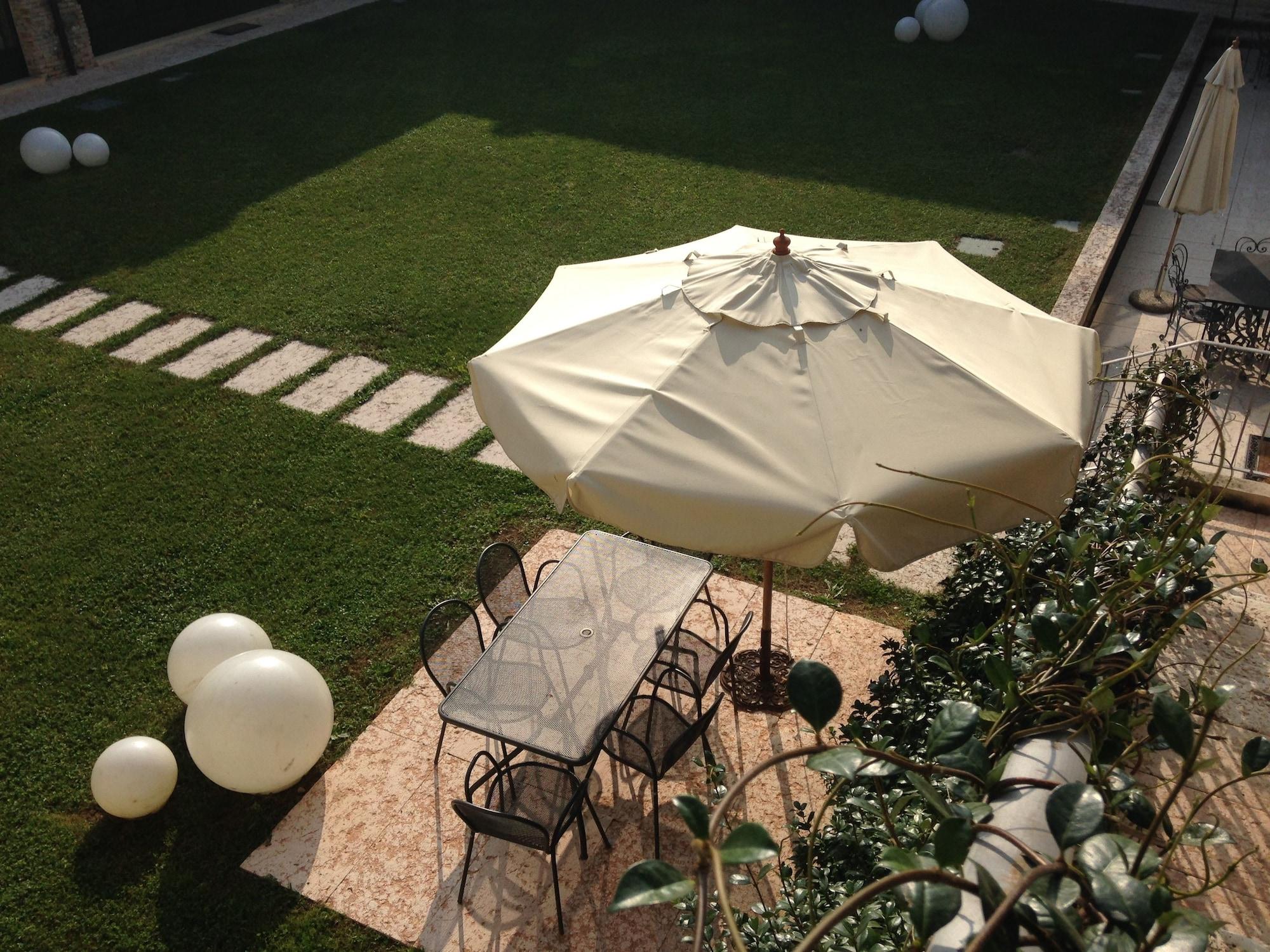 Relais Corte Paradiso Peschiera del Garda Extérieur photo
